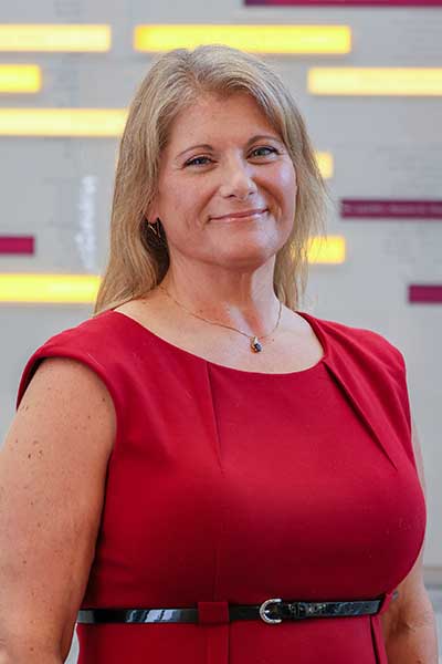 Barbara Reonas headshot