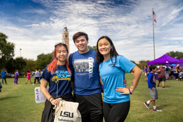 lsu students at fall fest